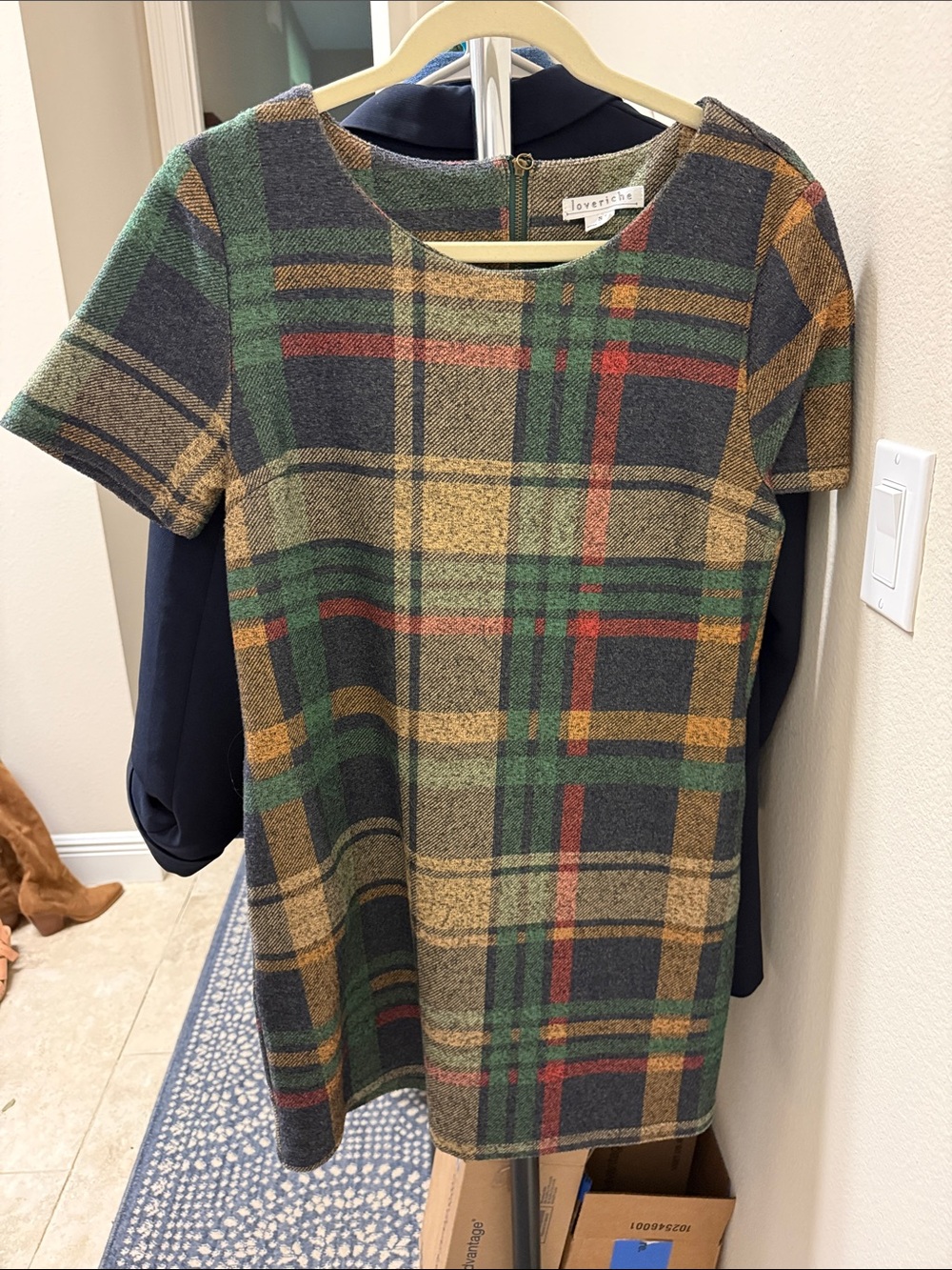 Plaid Short Sleeve Shift Dress - Green/Gold/Red